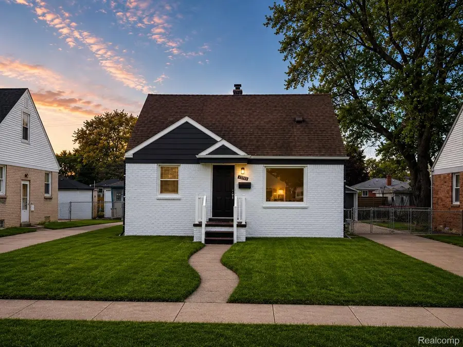 25123 Mackinac Street, Roseville, MI 48066 - #3
