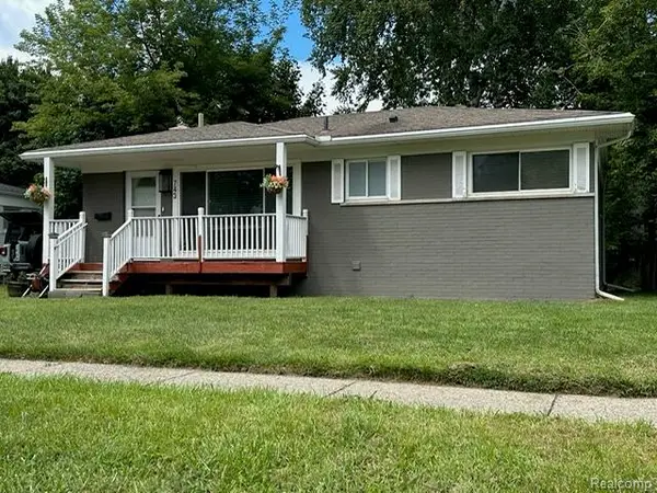 743 E Summit Street, Milford, MI 48381