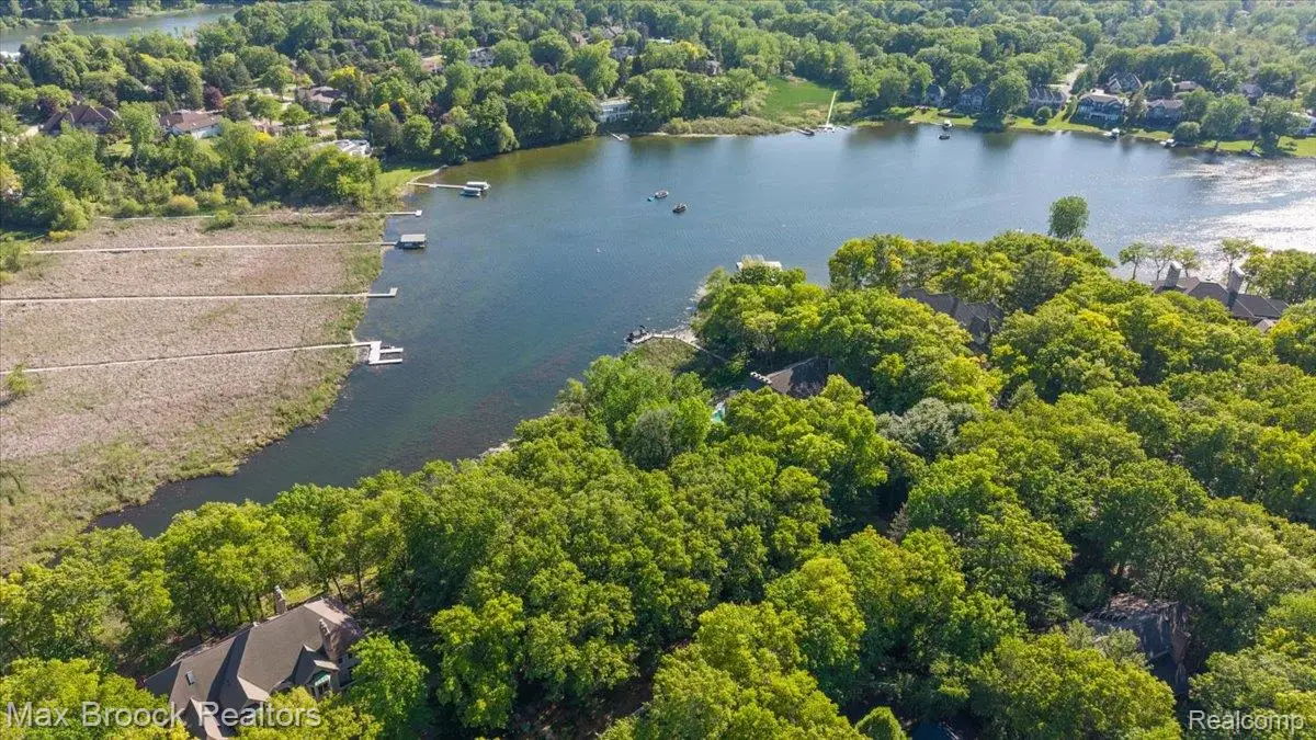 1729 Heron Ridge Drive, Bloomfield, MI 48302 - #1