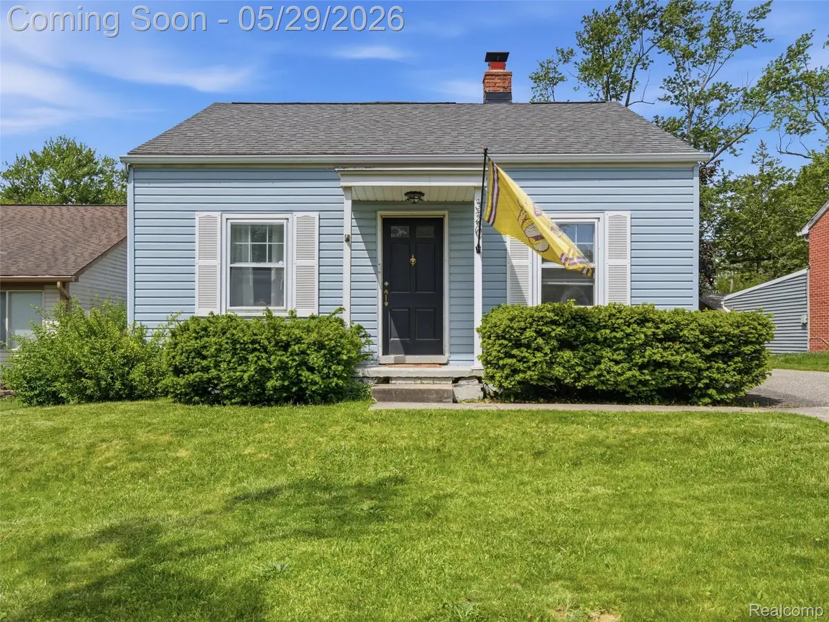 320 S Avery Road, Waterford, MI 48328 - #1