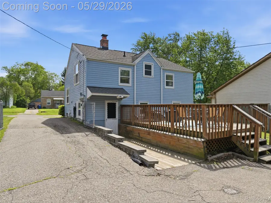 320 S Avery Road, Waterford, MI 48328 - #2