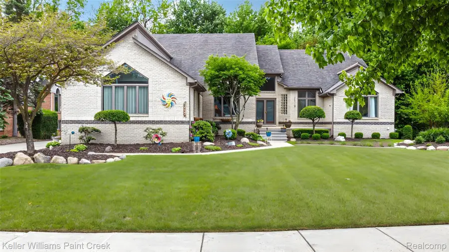 43737 Saint Julian CT, Sterling Heights, MI 48314 - #3