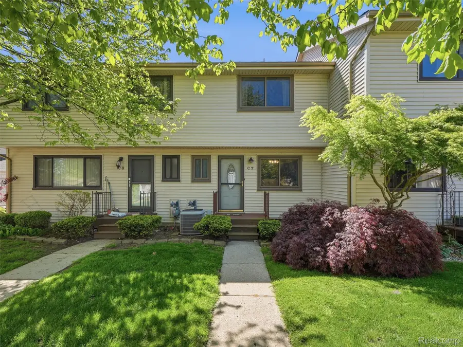 50656 Jefferson Avenue #C7, New Baltimore, MI 48047 - #2