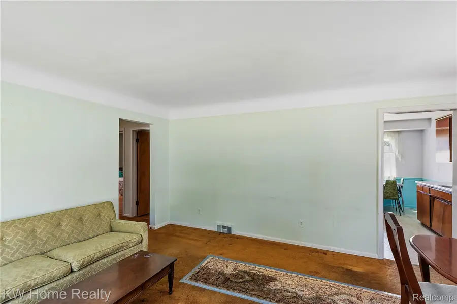 8801 Whitlock Avenue, Dearborn, MI 48126 - #3
