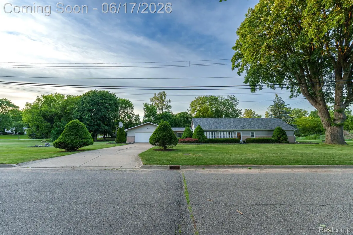 921 E Northfield Avenue, Pontiac, MI 48340 - #1