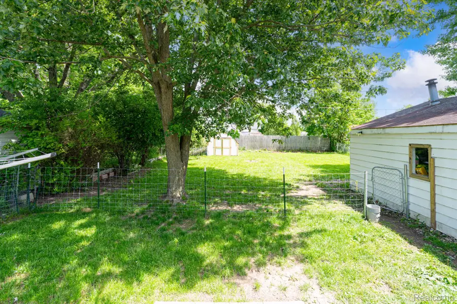 2109 Deerfield Drive, Flint, MI 48532 - #2