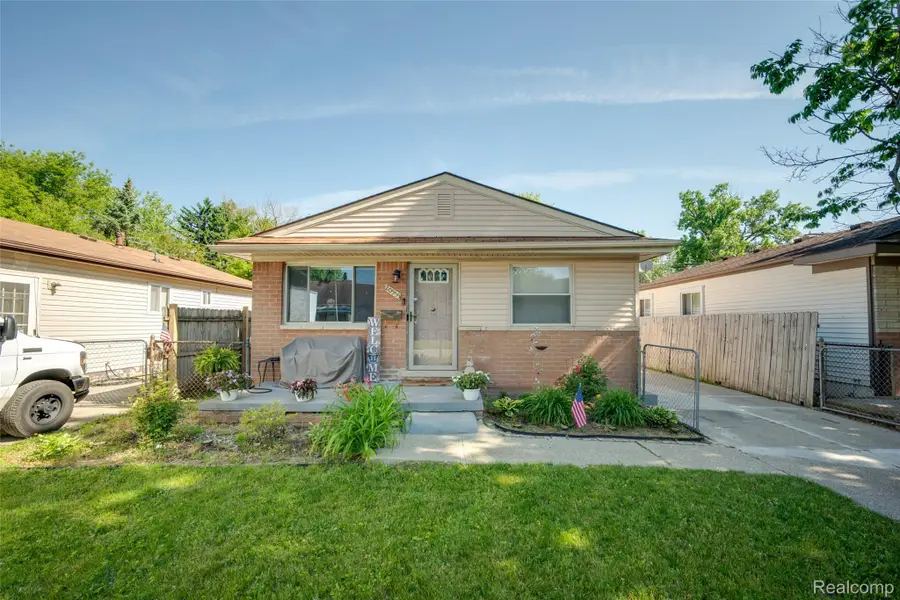 20555 Woodward Street, Clinton Township, MI 48035 - #2