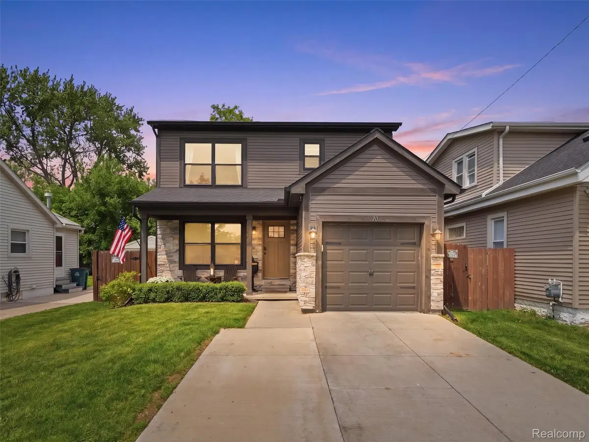 70 W Shevlin Avenue, Hazel Park, MI 48030 - #1