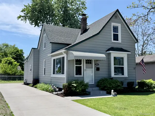 2712 Vanness Street, PortHuron, MI 48060