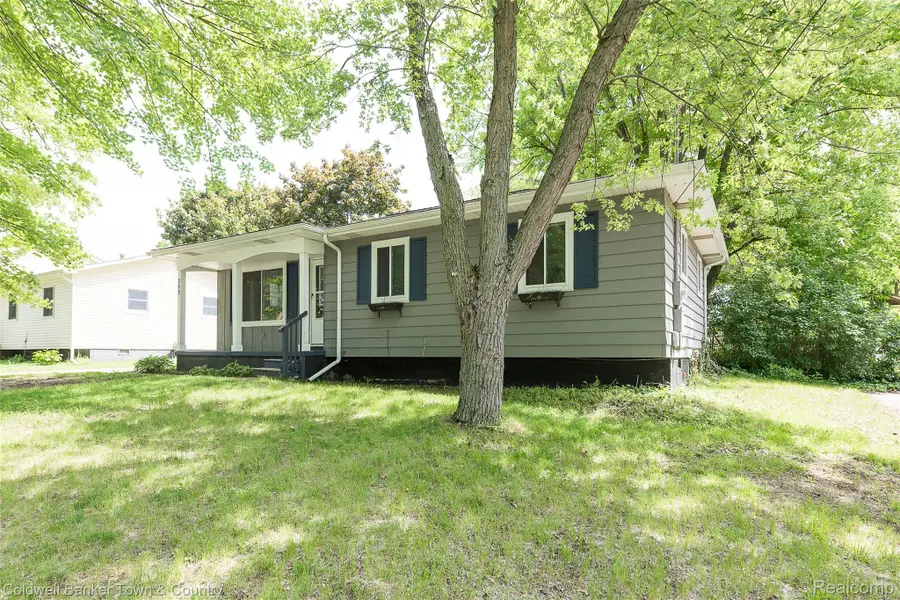 209 S Church Street, Byron, MI 48418 - #3