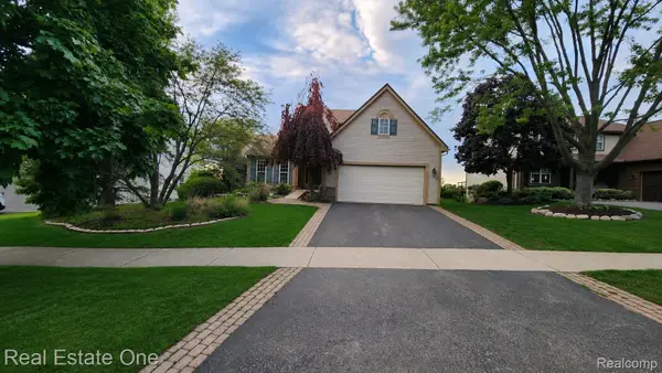 510 Boulder Lake Drive, Oxford, MI 48371