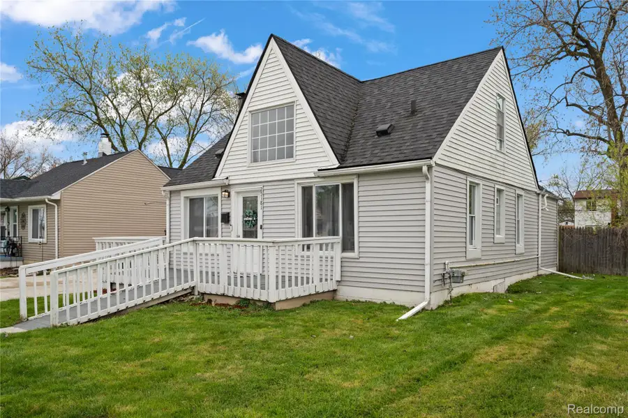 25181 Lawn Street, Roseville, MI 48066 - #2