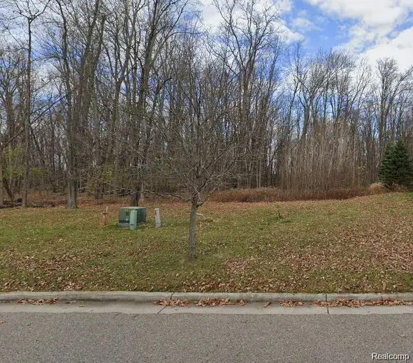 Unit 52 Edgewood Drive, GrandBlanc, MI 48439