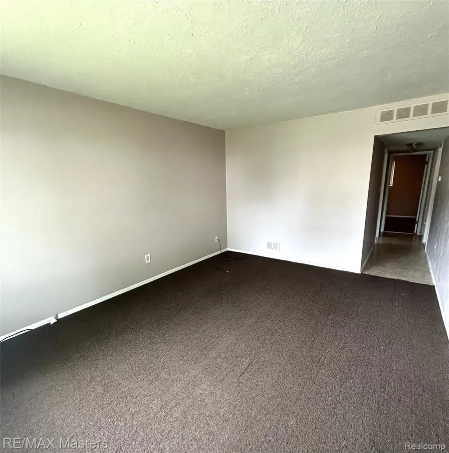 4210 Hazel Avenue, Lincoln Park, MI 48146 - #2