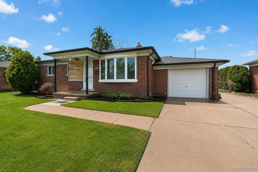20336 Cedar Street, Saint Clair Shores, MI 48081 - #2