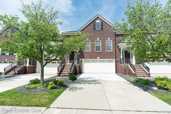 6963 Edgewater Drive, Troy, MI 48085