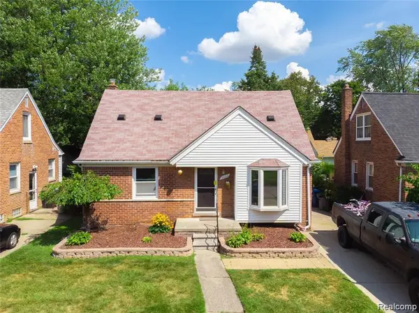 9622 Seminole, Redford, MI 48239