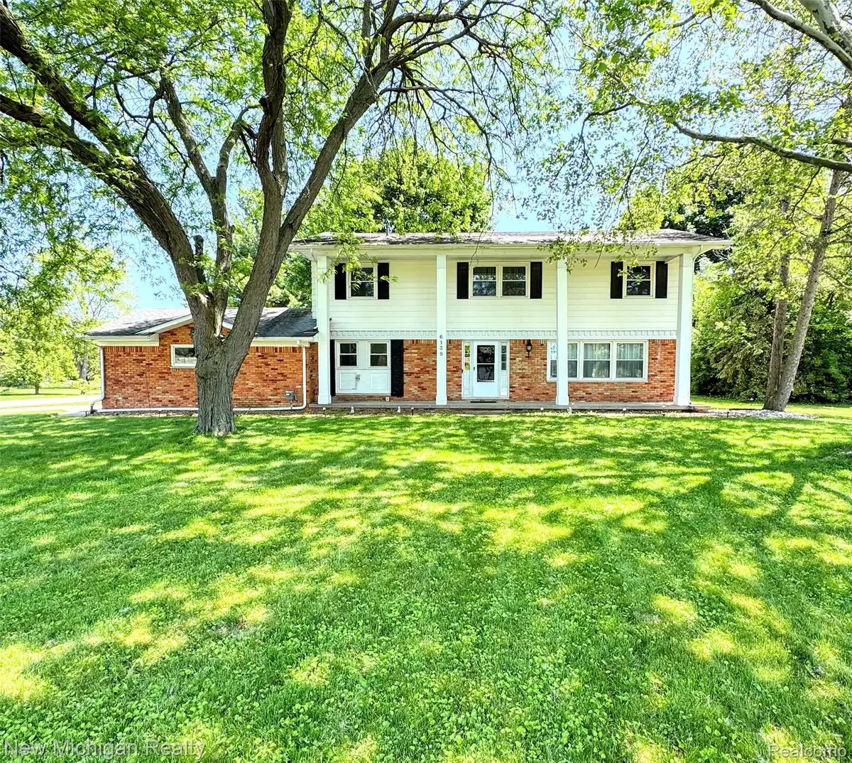 6139 Pebbleshire Circle, Grand Blanc, MI 48439 - #1
