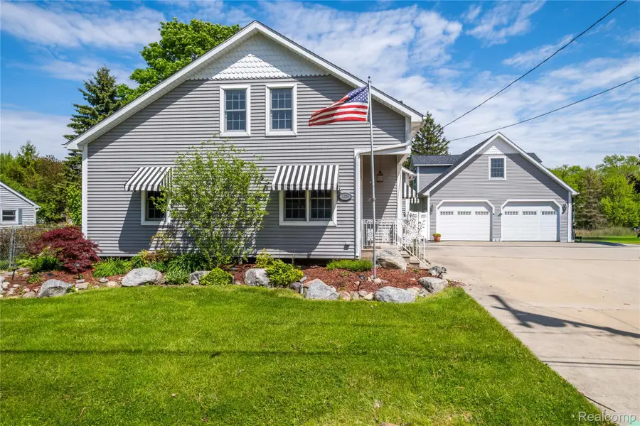 1255 Glendale Street, Burton, MI 48509 - #2