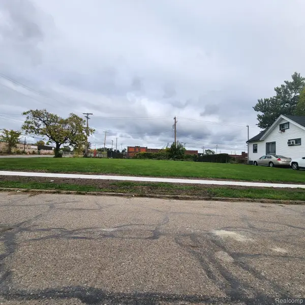12406-12416 Greenlawn Street, Detroit, MI 48204