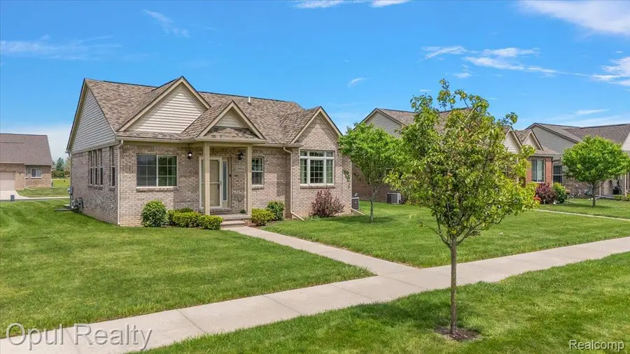 23934 Meadows Avenue, Flat Rock, MI 48134 - #2