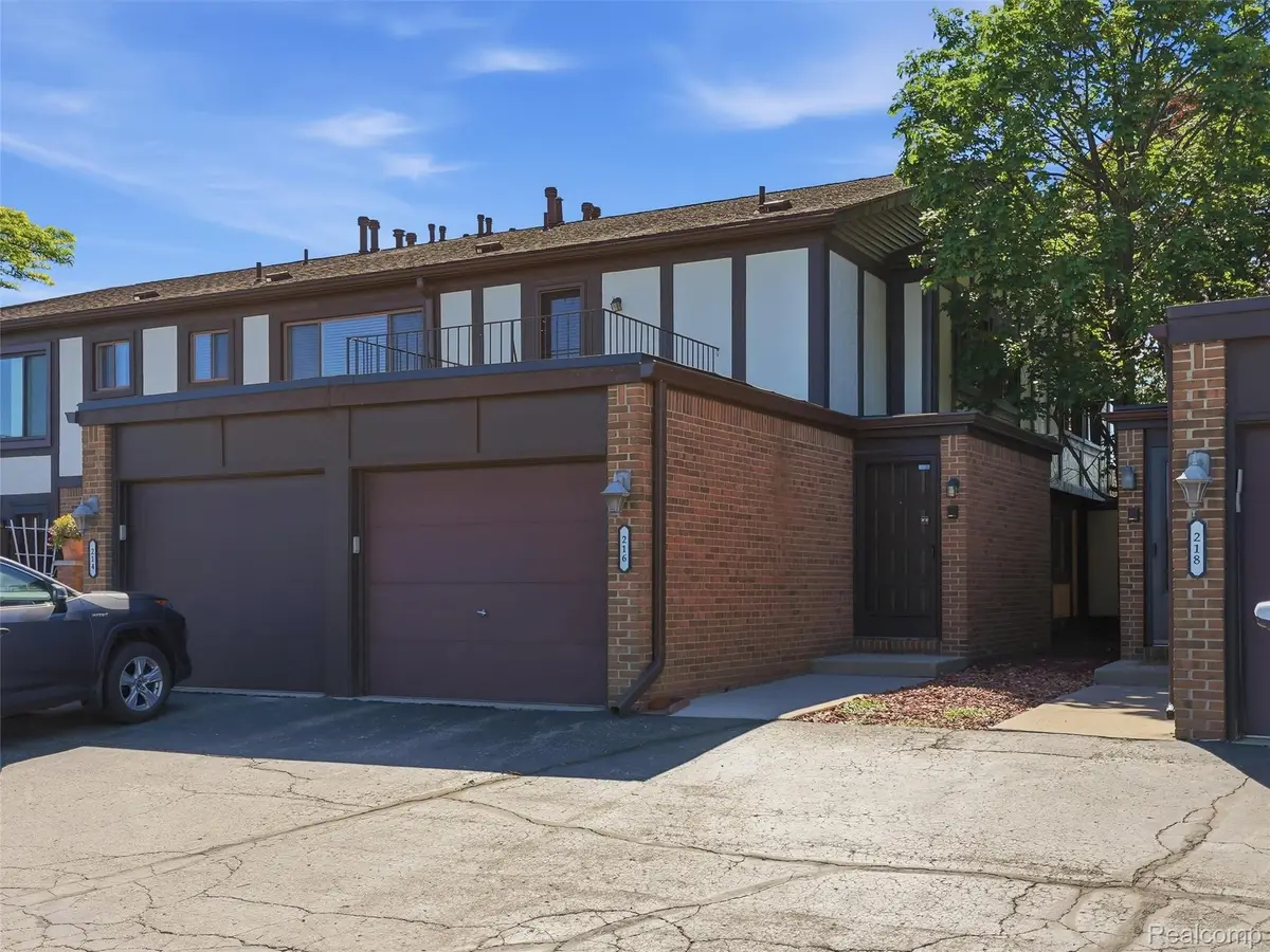 216 Country Club Drive, Saint Clair Shores, MI 48082 - #1