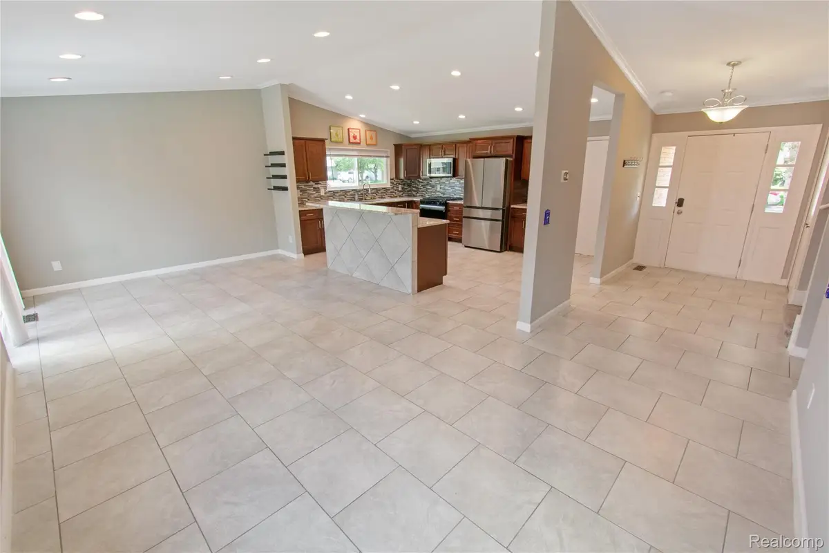 12137 Volpe Drive, Sterling Heights, MI 48312 - #1