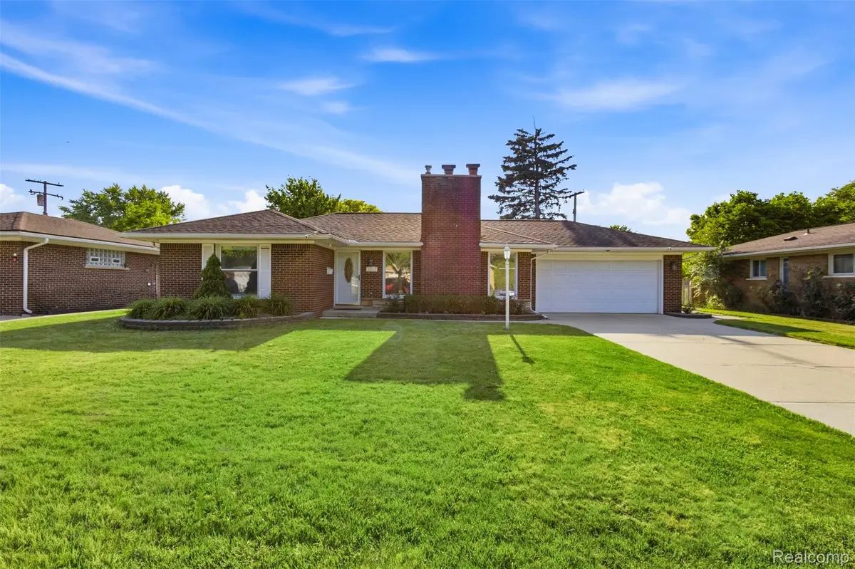 26347 Woodworth Circle, Dearborn Heights, MI 48127 - #1