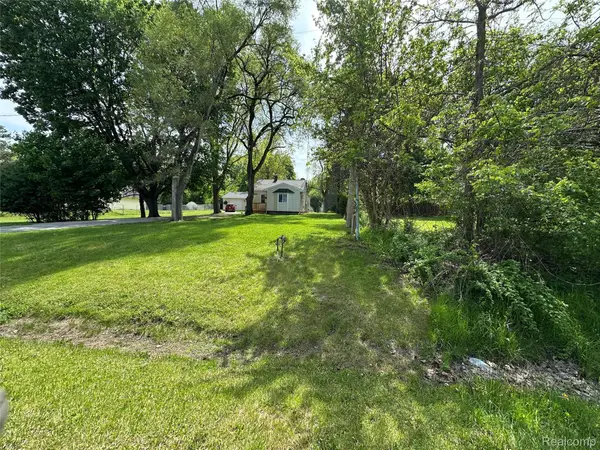 6161 River Road, Flushing, MI 48433
