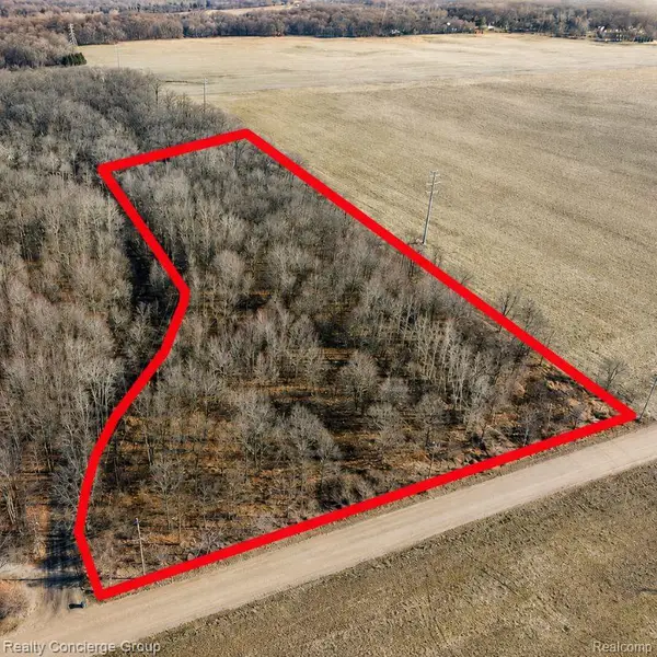2681 Fisk Road, Howell, MI 48843