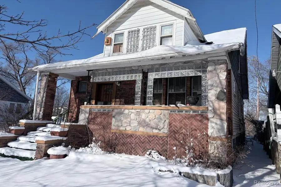 8693 Woodlawn Street, Detroit, MI 48213 - #2