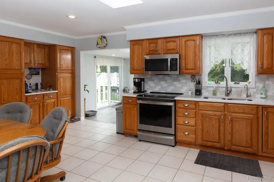 9026 Woodside Road, Northville, MI 48167 - #3
