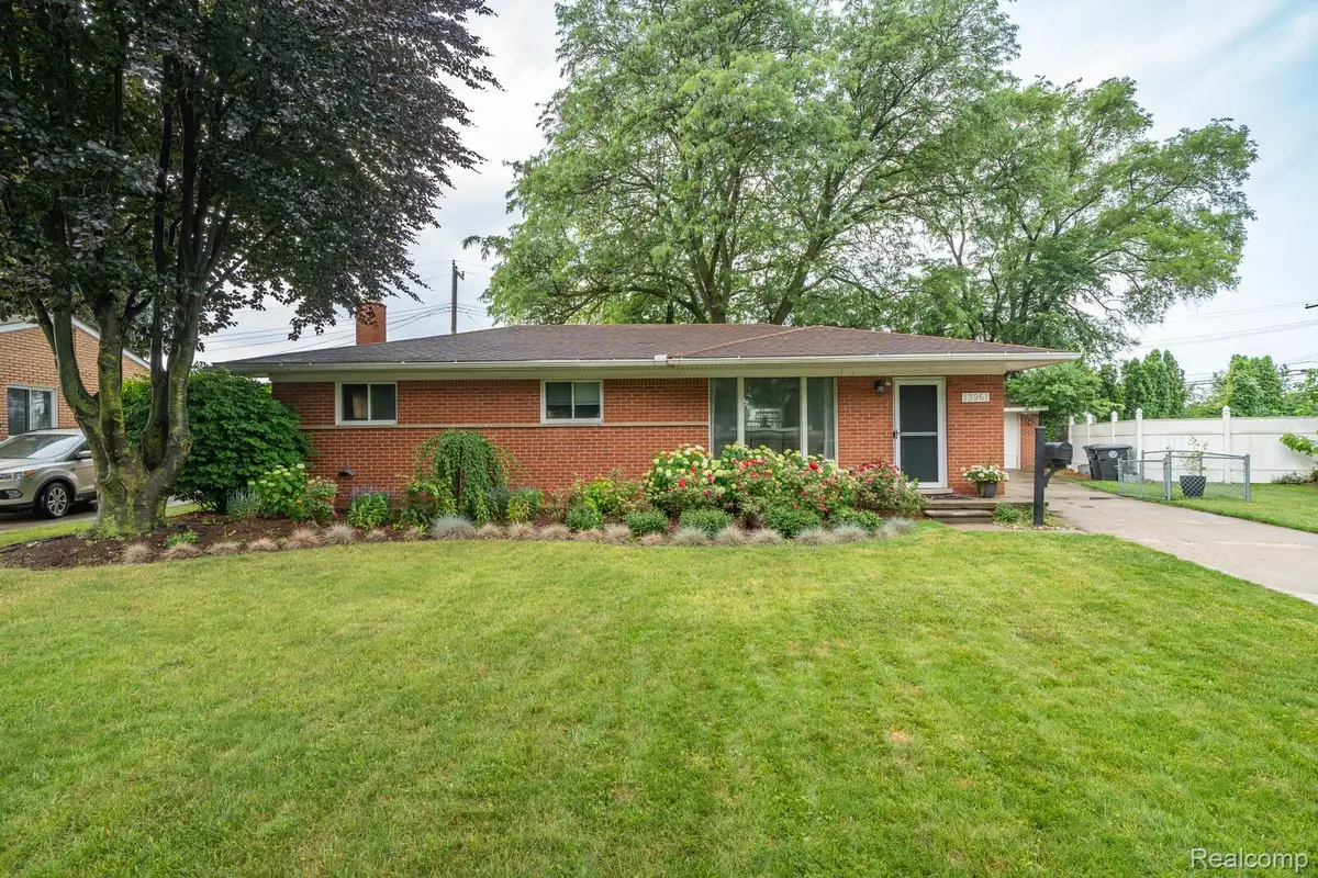 13961 Lyons Street, Livonia, MI 48154 - #1