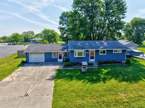 4075 Bristolwood Drive, Flint, MI 48507