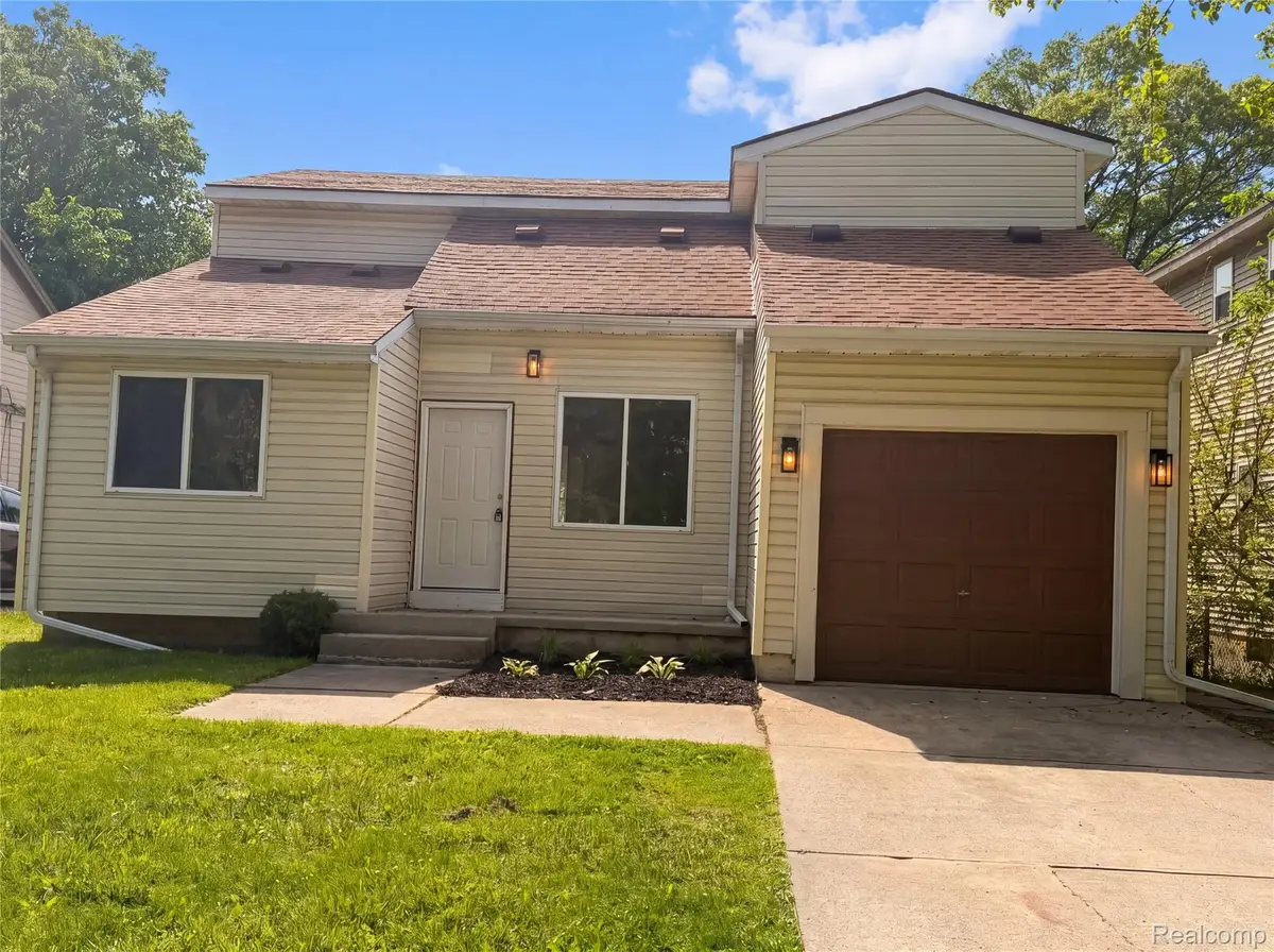 21425 Averhill Street, Farmington, MI 48336 - #1