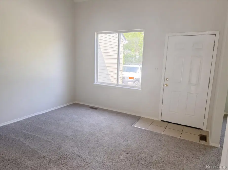 21425 Averhill Street, Farmington, MI 48336 - #3