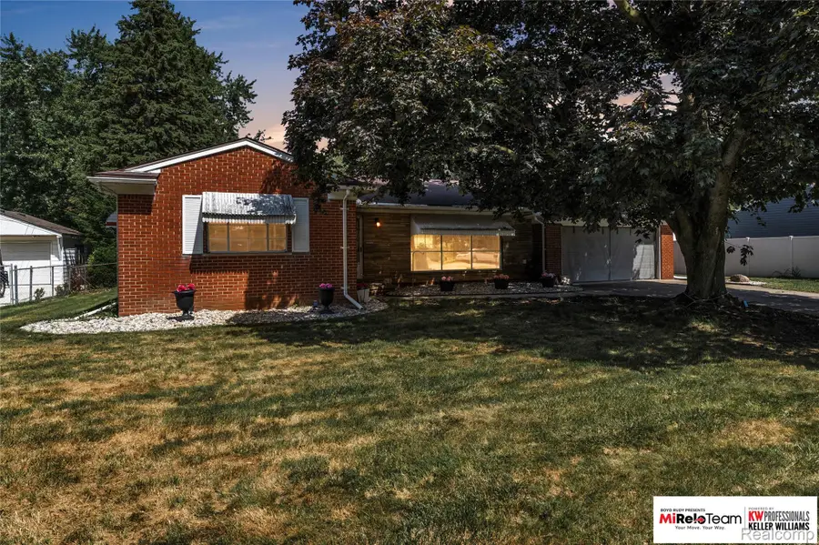 14000 Warner Court, Livonia, MI 48154 - #2
