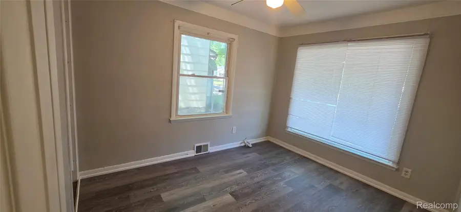 11332 Republic Avenue, Warren, MI 48089 - #2