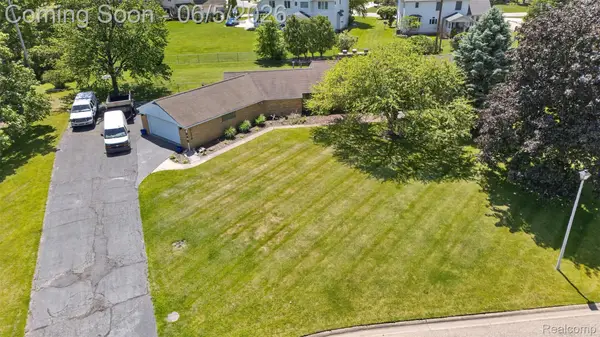 7174 Meadowvue Drive, GrandBlanc, MI 48439