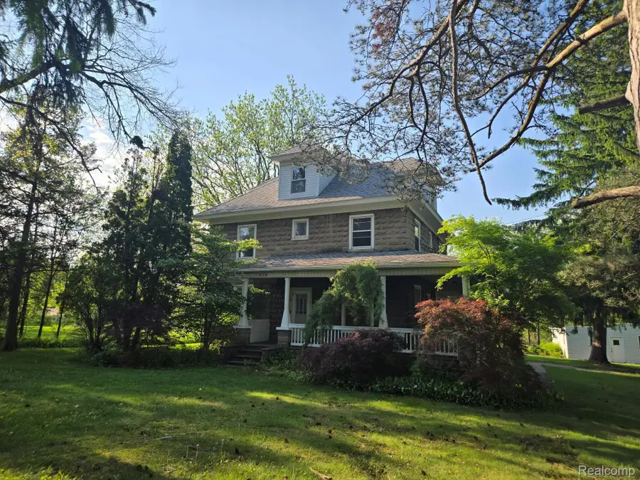 812 Academy Road, Holly, MI 48442 - #2