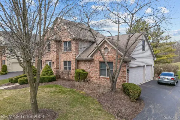 5681 Woodfield Parkway, GrandBlanc, MI 48439