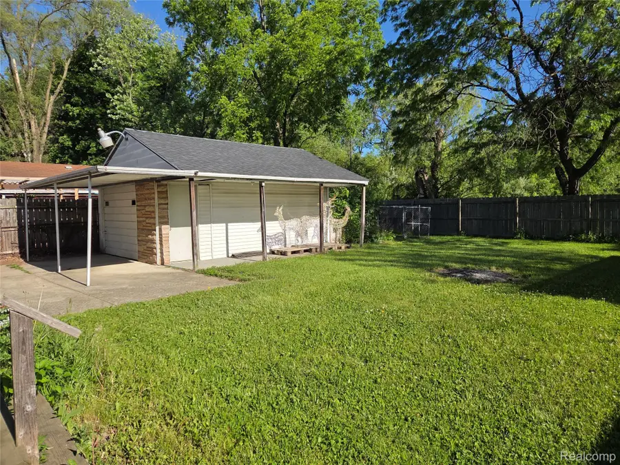 1213 Mohawk Avenue, Flint, MI 48507 - #3