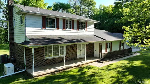 2356 Rochester Road, Leonard, MI 48367