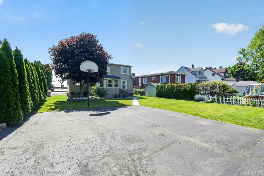 3946 Lakeshore Drive, Newport, MI 48166 - #2