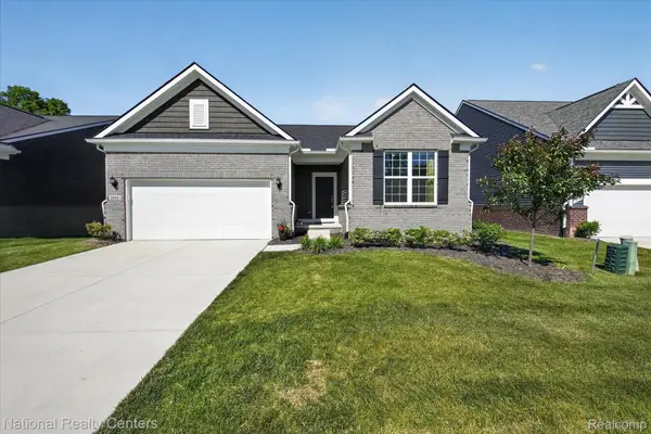 38681 Chasewood Court, Farmington, MI 48335