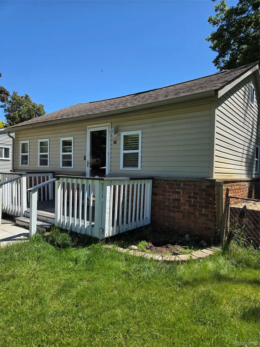 941 Burlingham Street, Oxford, MI 48371 - #2