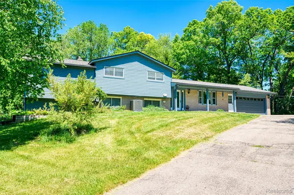 940 Rowland Road, Leonard, MI 48367