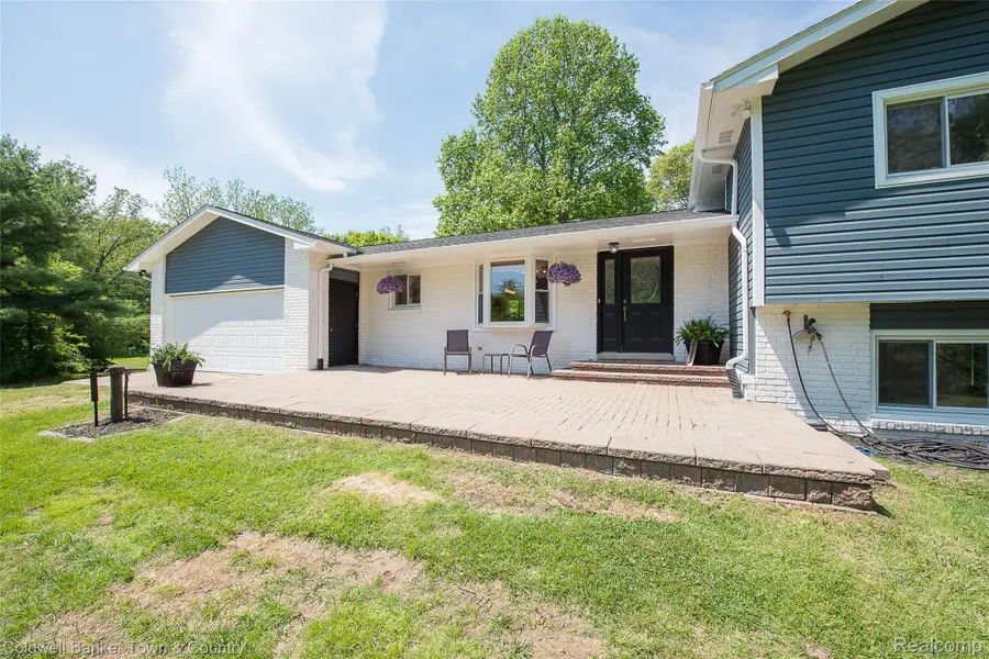 4225 N Tipsico Lake Road, Hartland, MI 48353 - #2