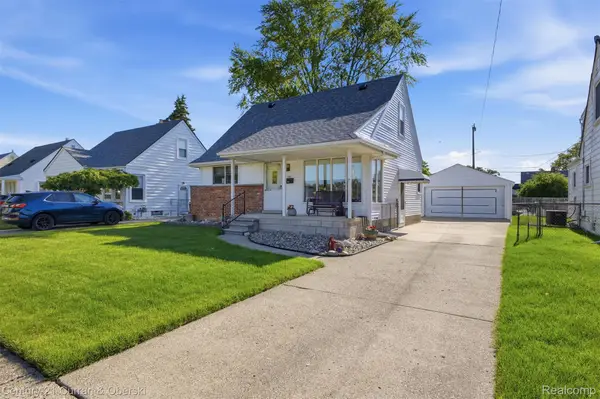 7042 Gilman Street, GardenCity, MI 48135