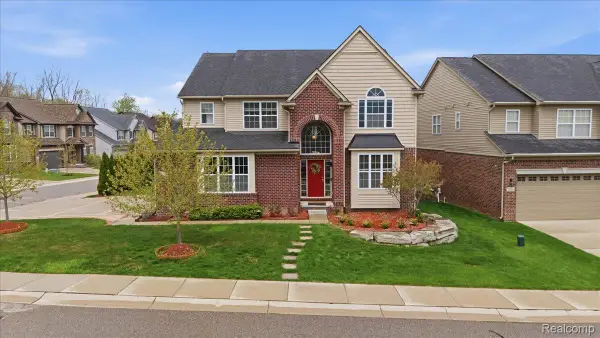 1114 Wales Drive, LakeOrion, MI 48359